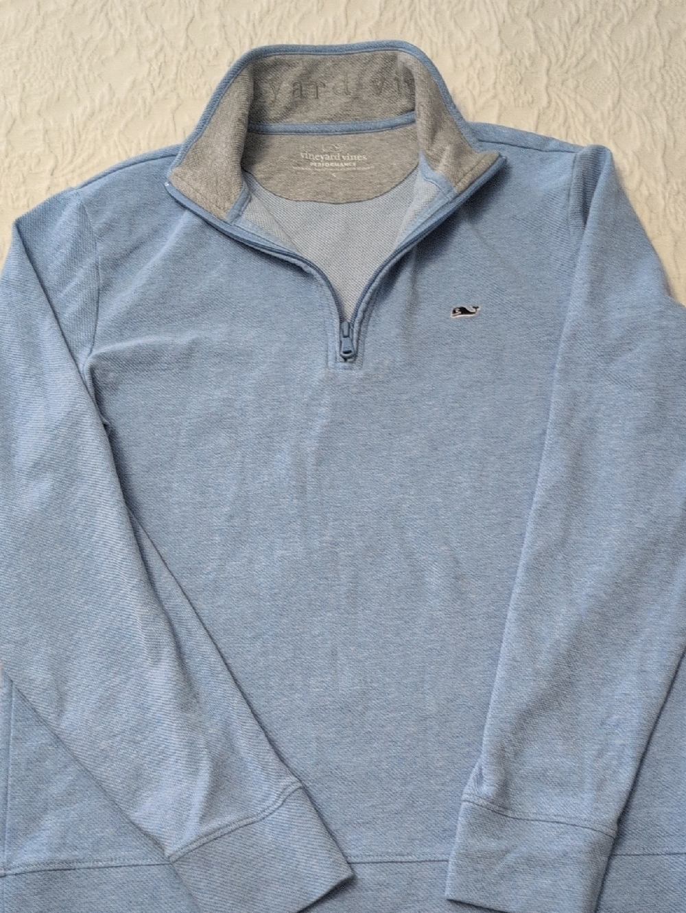 Vineyard Vines Men’s Light Blue Quarter-Zip Pullover with Gray Collar
